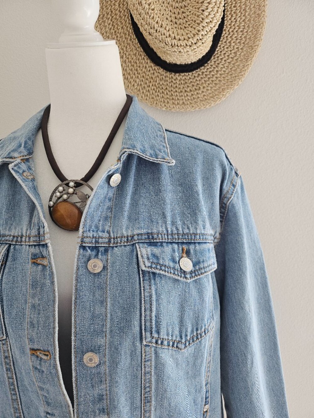 U.S. Polo Assn Light Wash Denim Jacket Classic Fit Size M NWOT - Picture 5 of 13